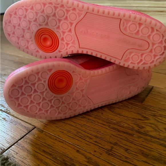 Adidas Forum Low The Grinch Shoe - Picture 2 of 4